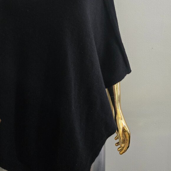 🍂 Autumn Whisper | 100% Pure Black Cashmere Poncho | Effortless Romance - Picture 3 of 10